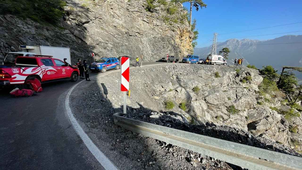Alanya'da Korkunç Kaza! 2 Gençten 1'I Öld Diğeri Yaşam Savaşı Veriyor  2