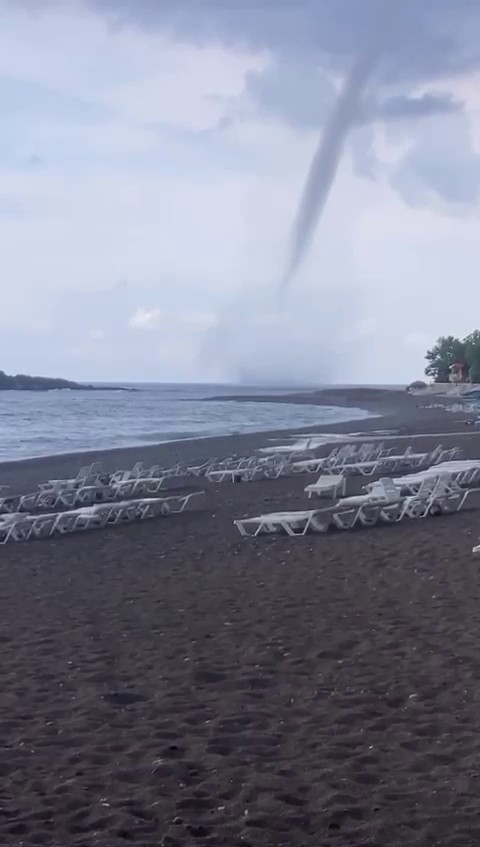Alanya’da Korkutan Hortum! Sabah Saatlerinde Panik Yaşandı