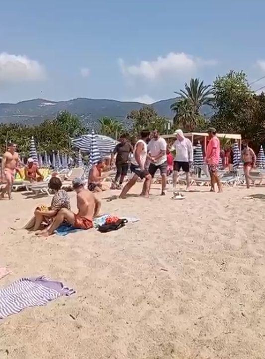Alanya'da Şezlong Kirası Tartışmasında Turiste Darp İddiası! O İşletme Mühürlendi 2