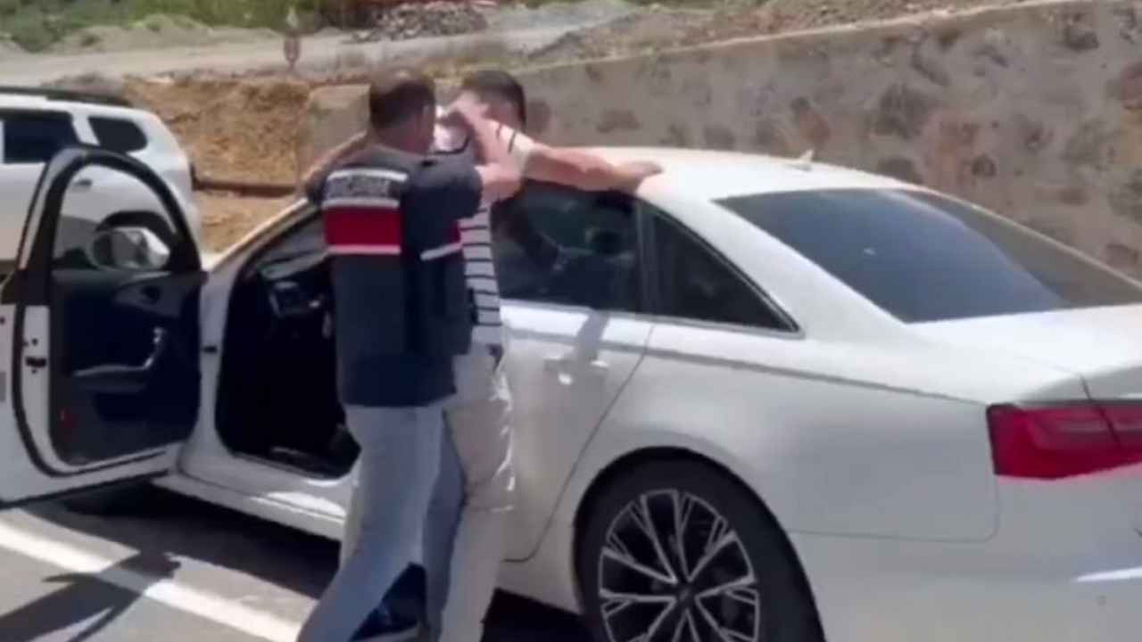 Alanya'nın 8 Mahallesinden Cephanelik Çıktı 2 Tutuklama 2