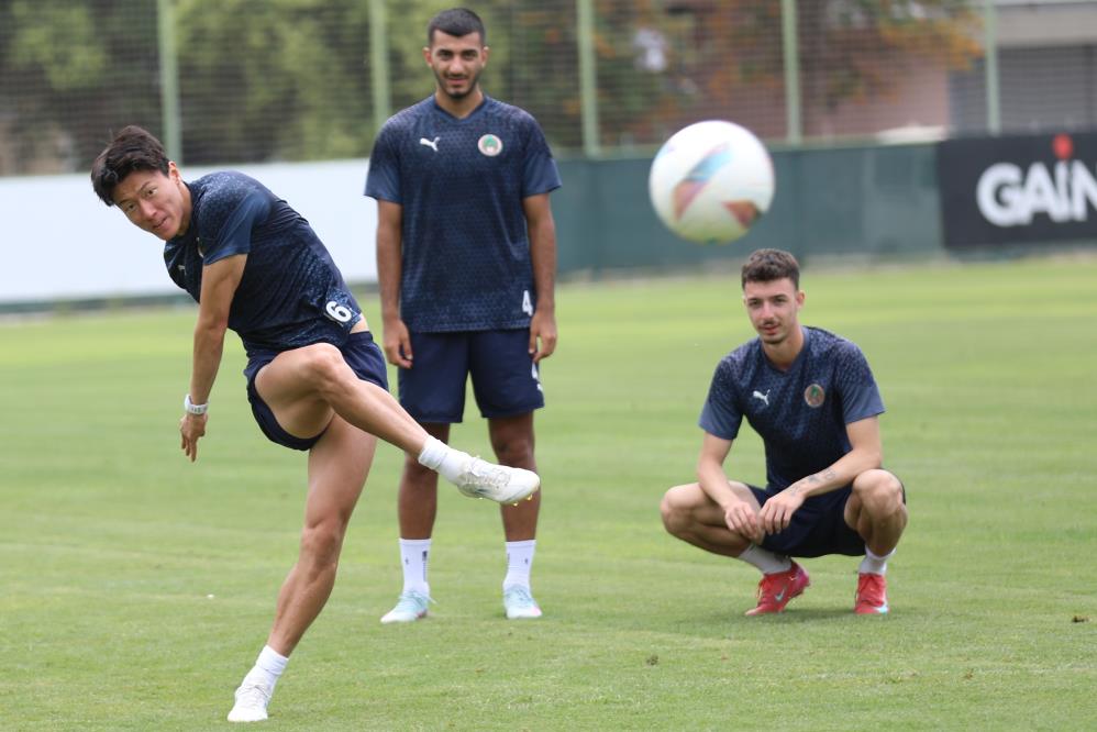 Alanyaspor Süper Lig'in Son Haftasında Sivasspor'u Ağırlıyor