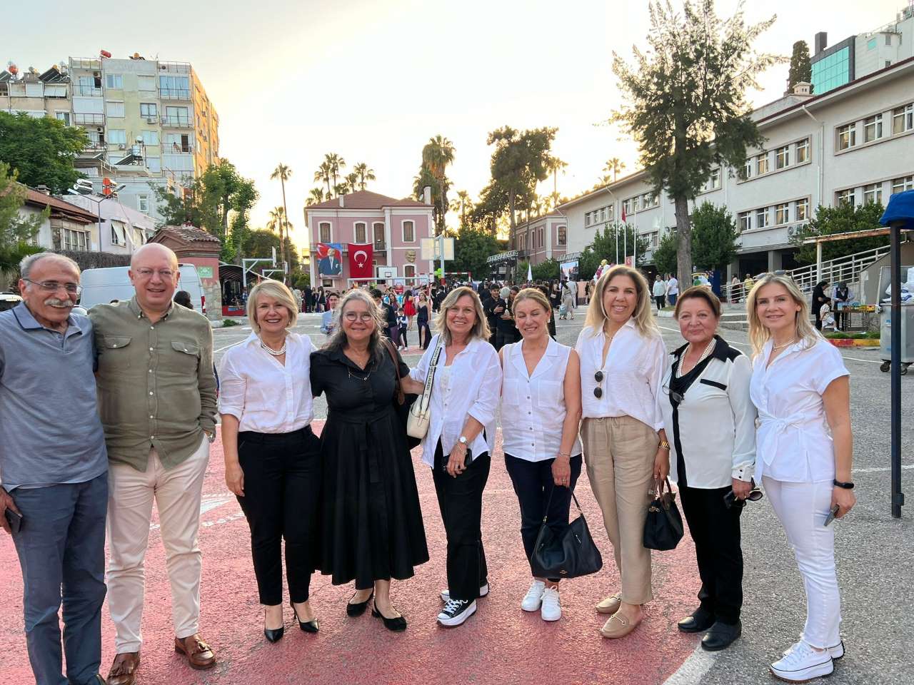 Antalya Lisesi'nden Mezuniyet Coşkusu