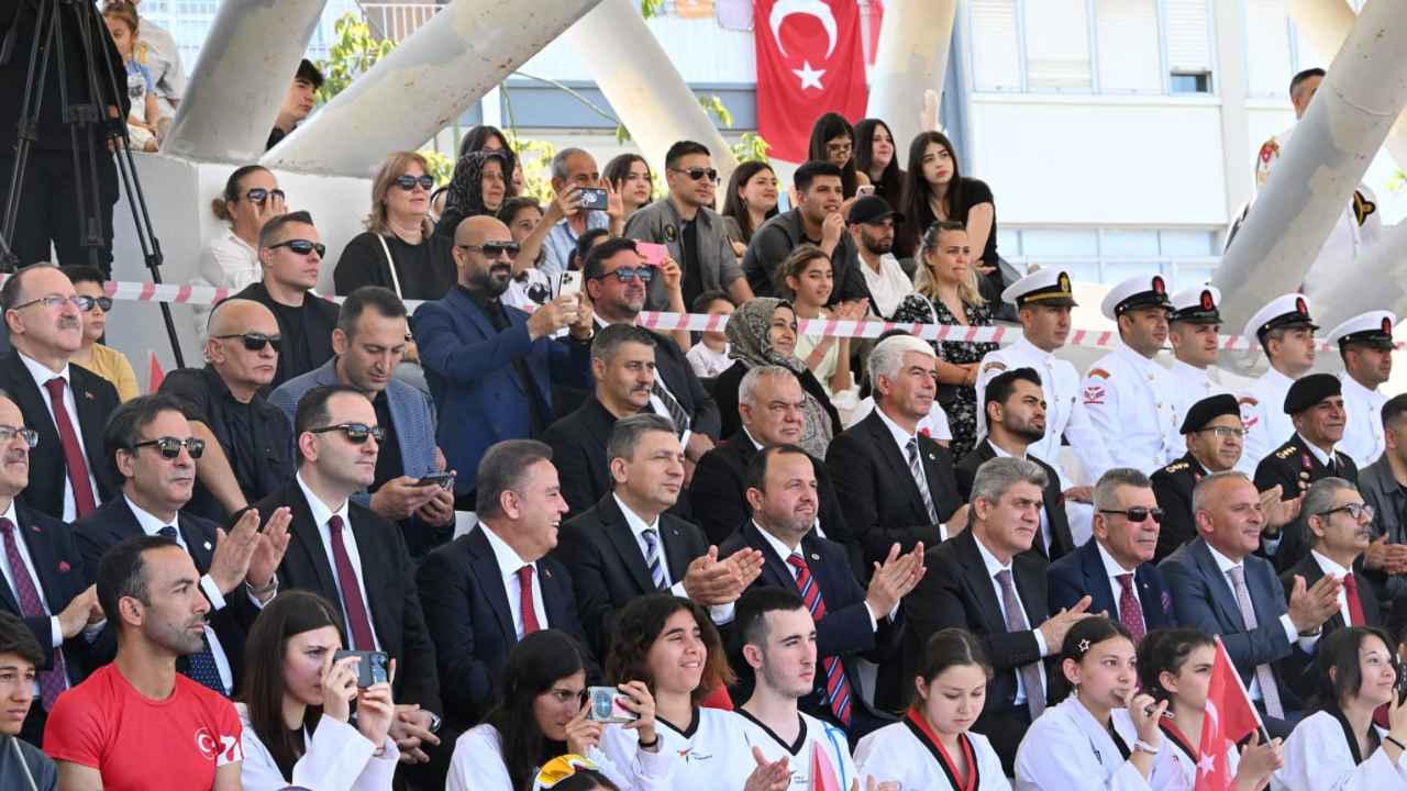 Antalya'da Aspendos'tan Cumhuriyet Meydanı'na 19 Mayıs Coşkusu 7