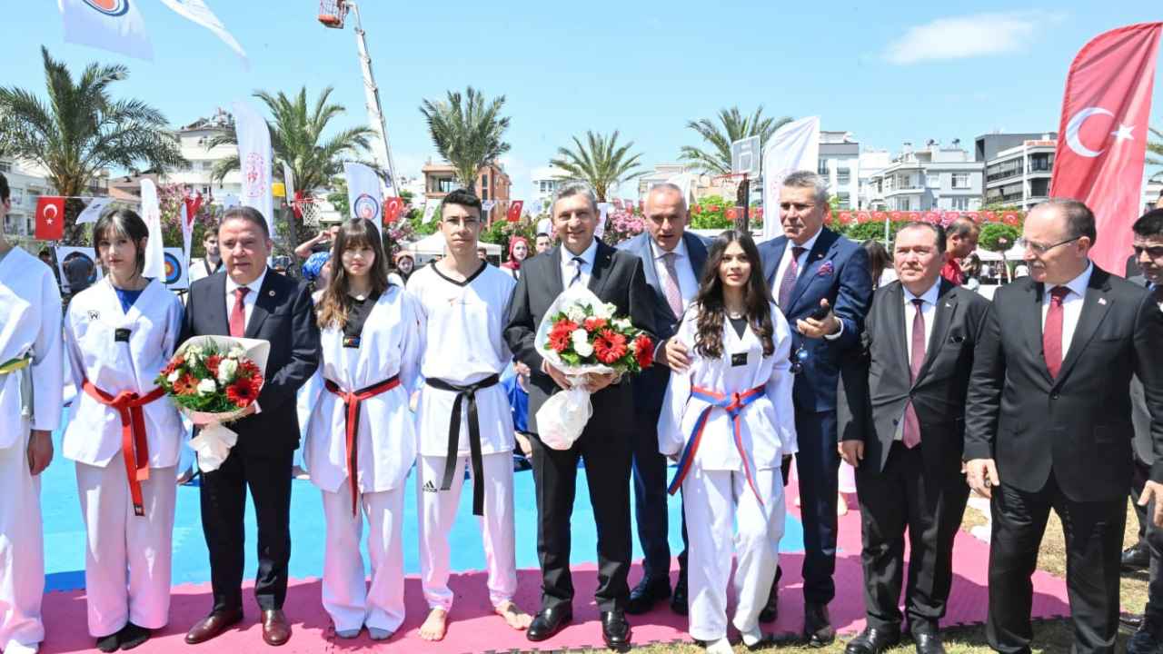 Antalya'da Aspendos'tan Cumhuriyet Meydanı'na 19 Mayıs Coşkusu 8