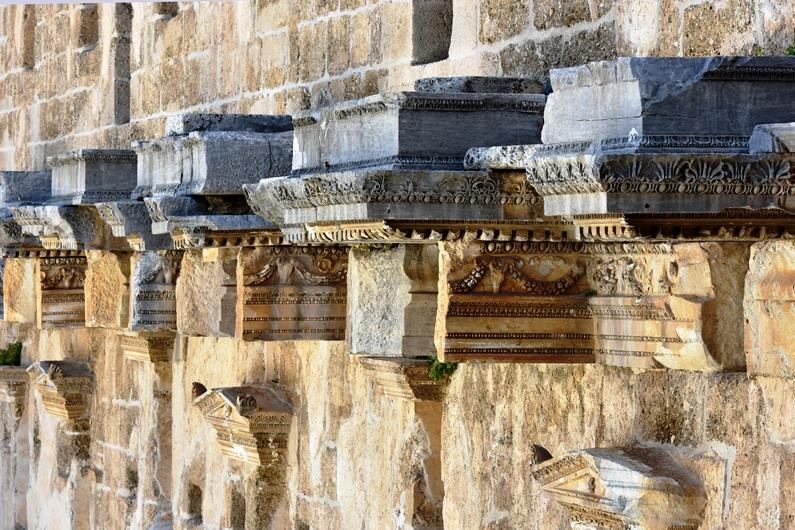 Antalya'da Gezilecek Yerler Aspendos12 (1)