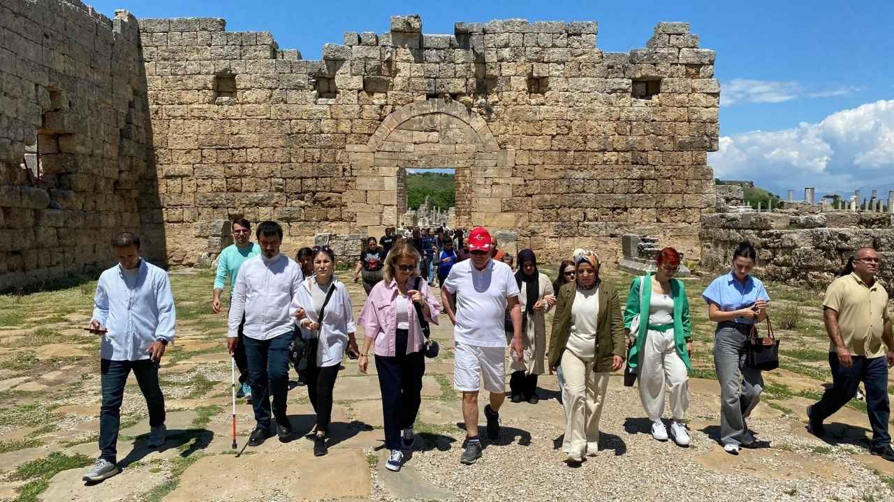 Antalya'da Görme Engelli Bireylere Özel Perge Turu 2