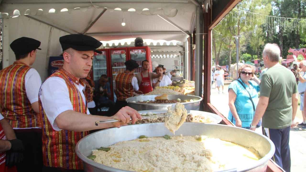 Antalya'da Halk Gastronomi Festivali'ne Koştu 11