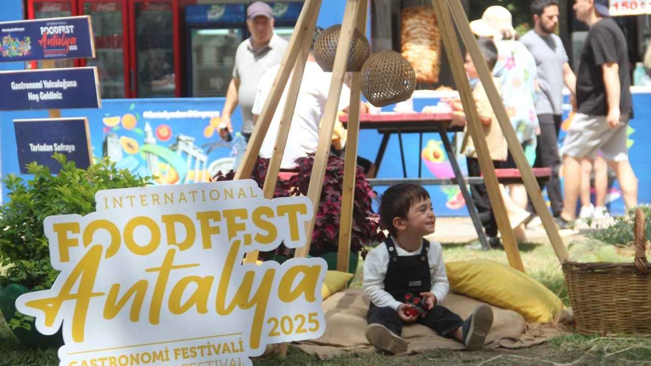 Antalya'da Halk Gastronomi Festivali'ne Koştu 9