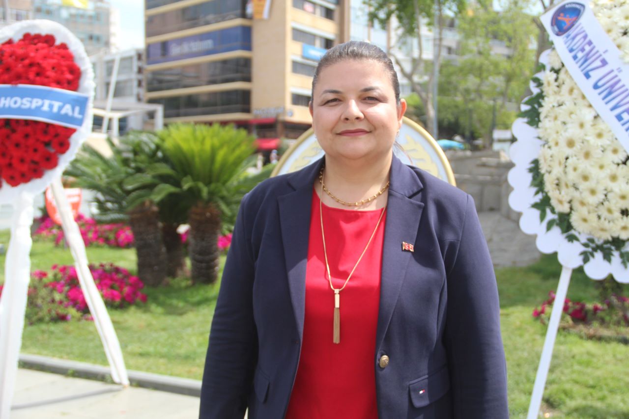 Antalya'da Hemşireler Günlerini Kutladı