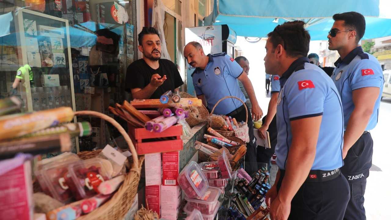 Antalya’da Kaldırımlar Denetim Altında 2