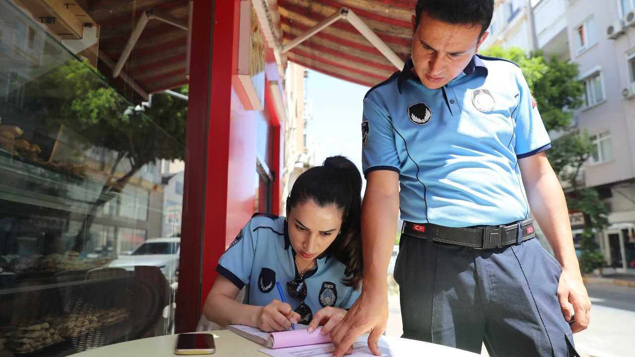 Antalya’da Kaldırımlar Denetim Altında 3