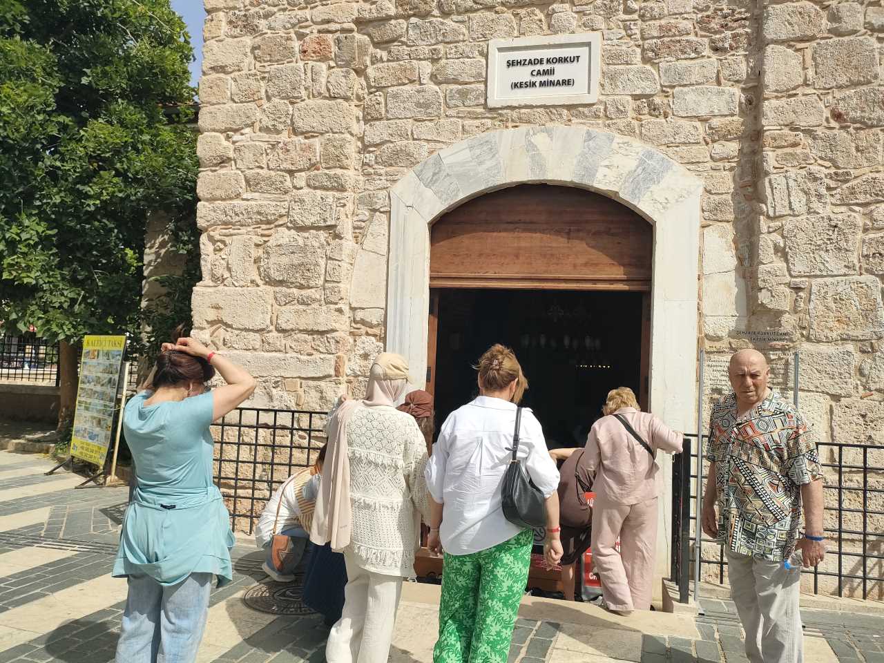 Antalya'da Kesik Minare'ye Turist İlgisi (2)