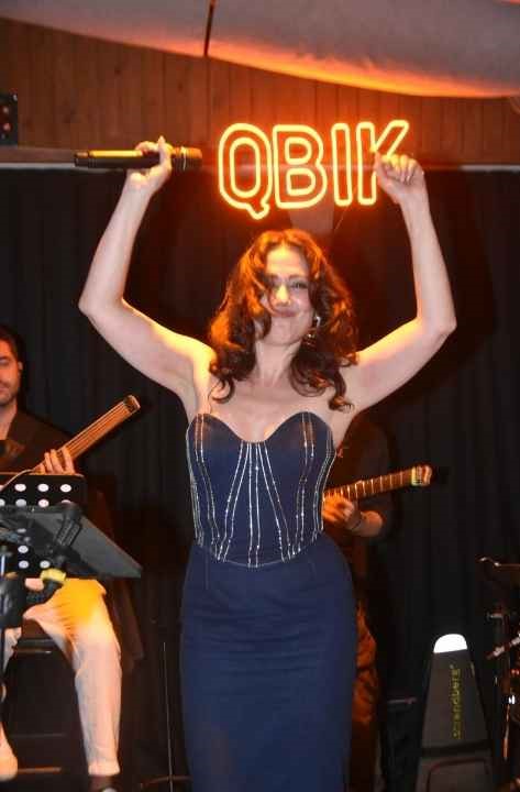 Antalya’da Meltem Cumbul Sürprizi! Cenk Yüksel Ve Garo Mafyan Ile Aynı Sahnede 3