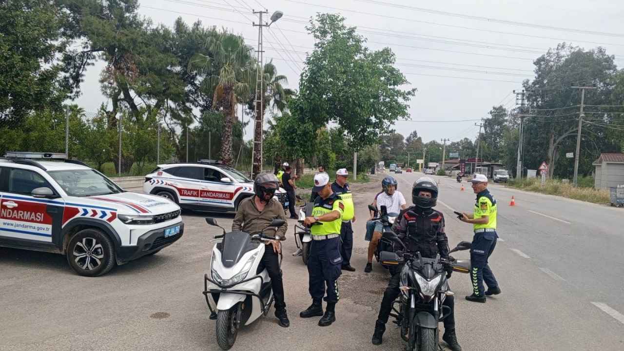 Antalya'da Motosiklet Sürücülerine Dudak Uçuklatan Ceza! 3.5 Milyon Tl'ye Yakın 3