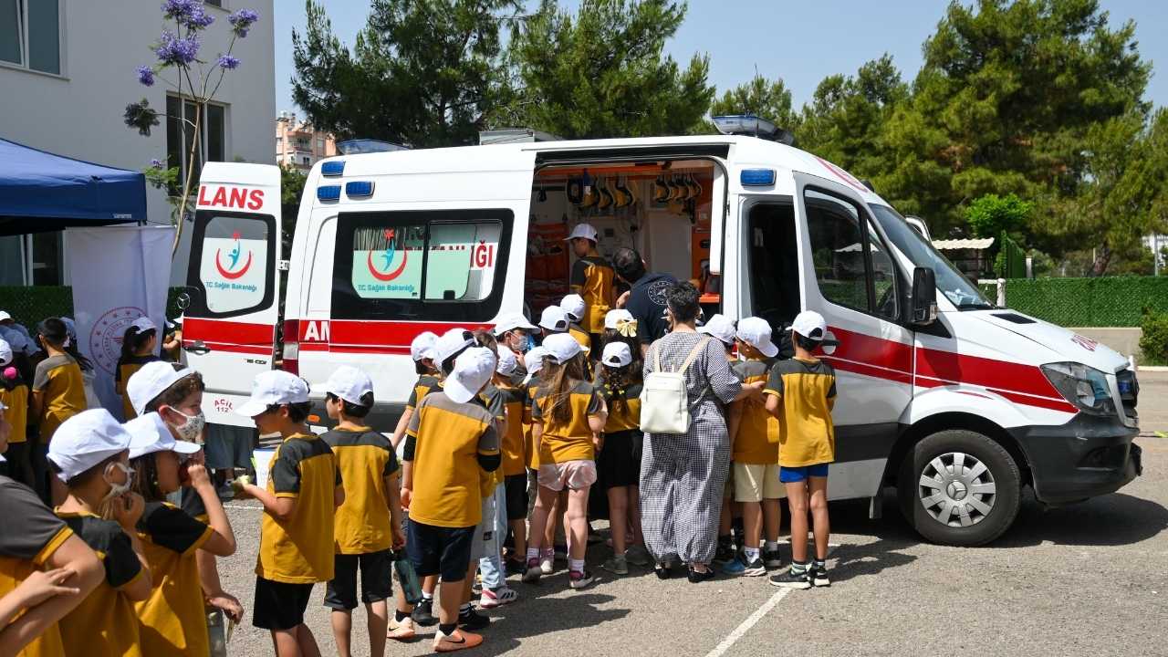 Antalya’da Okul Sağlığı Protokolü Coşkuyla Hayata Geçti 3