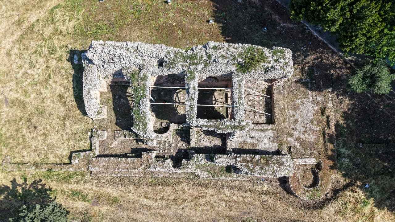 Antalya'da Roma Hamamı Lüks Konutların Arasında Kaldı! 2