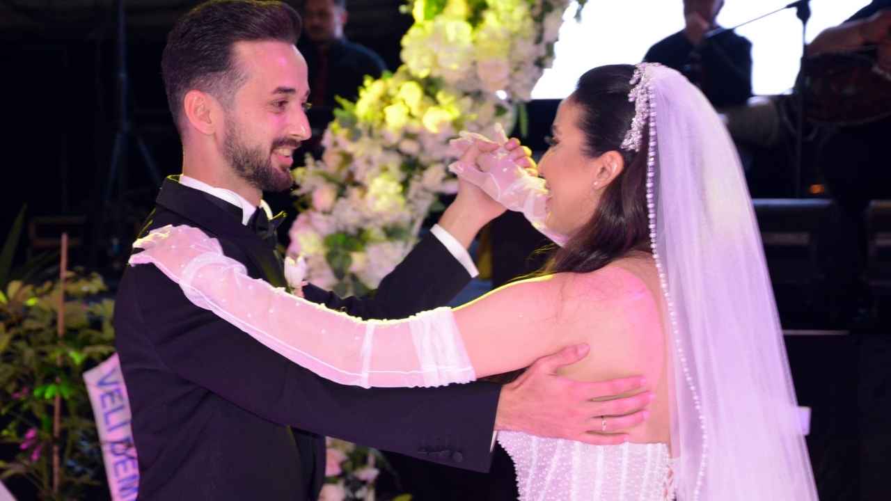 Antalya'da Spor Ve Siyaset Dünyasını Buluşturan Düğün! 40 Kişi Şahitlik Yaptı 2