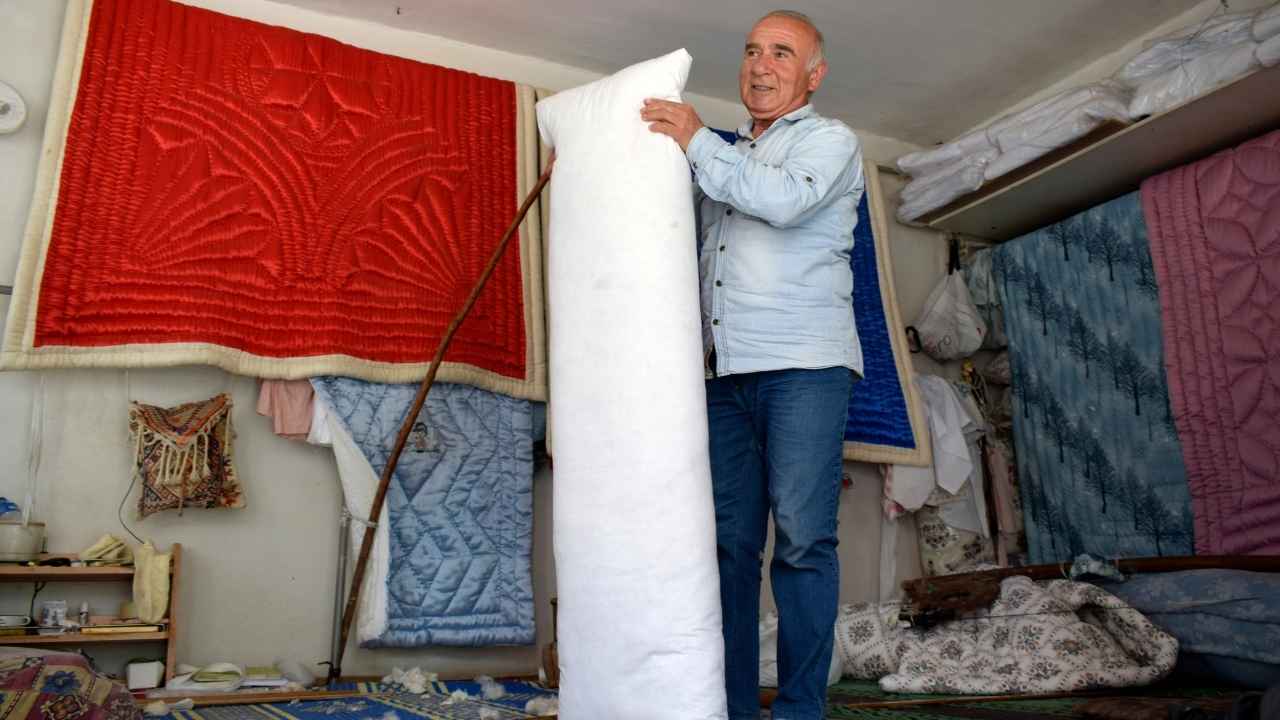 Antalya'da Uzun Yastık Dönemi Bitti! Artık 'Küstüm Yastığı' Var  3