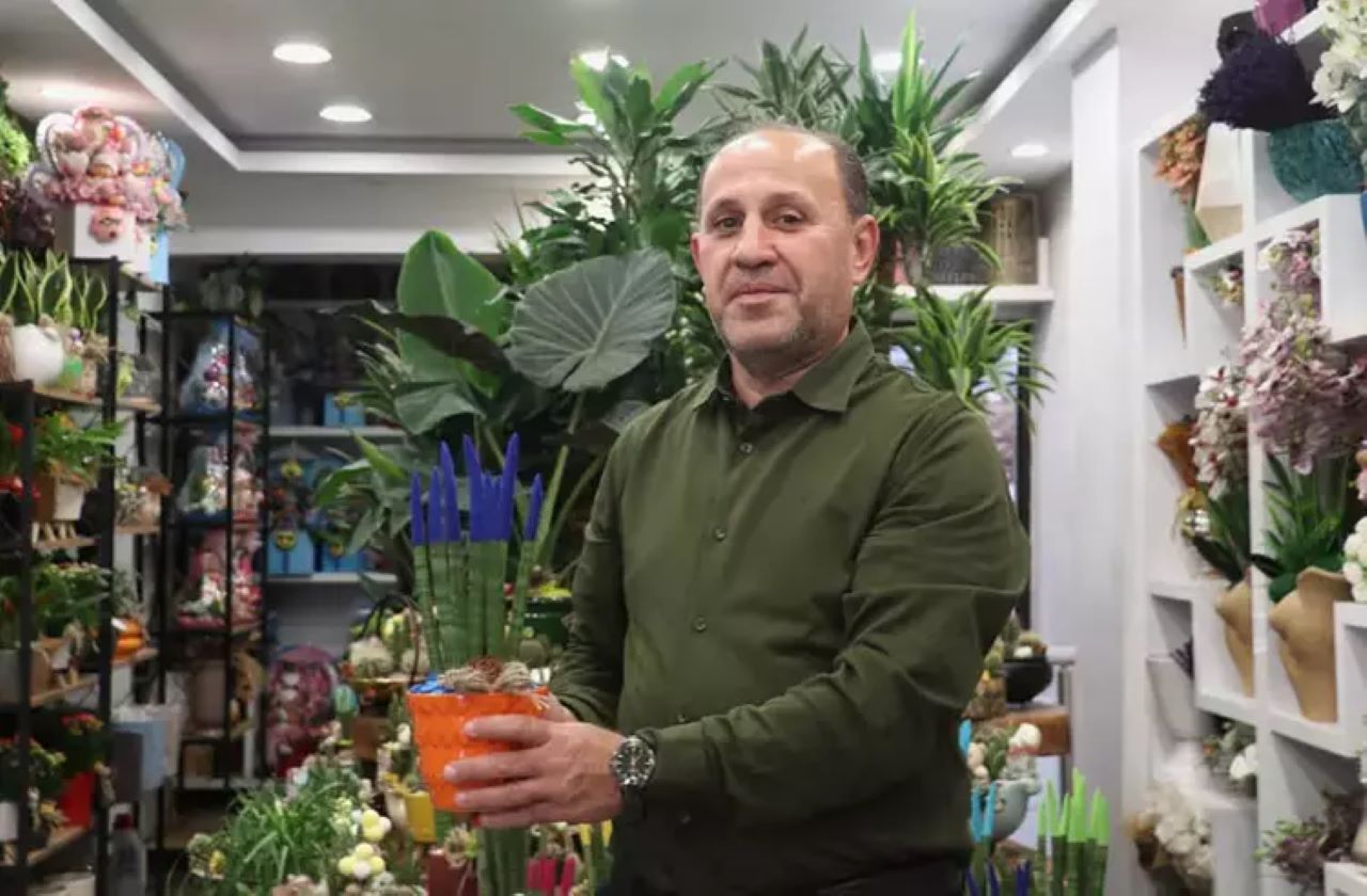 Antalya'daki Çiçekçilerde Anneler Günü Yoğunluğu Yaşanıyor