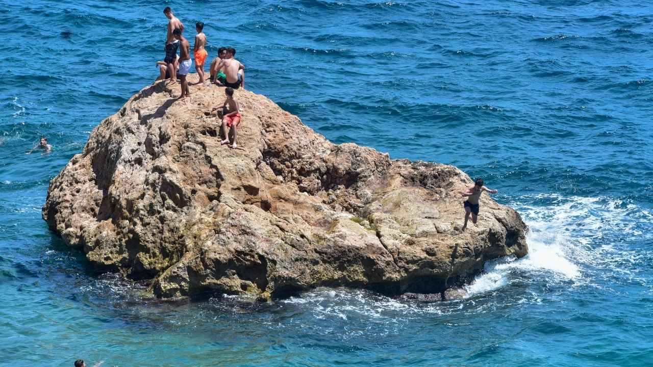 Antalya’dan Denizlerde Bakteri Riski Uyarısı! Denize Ne Zaman Girmeli 3