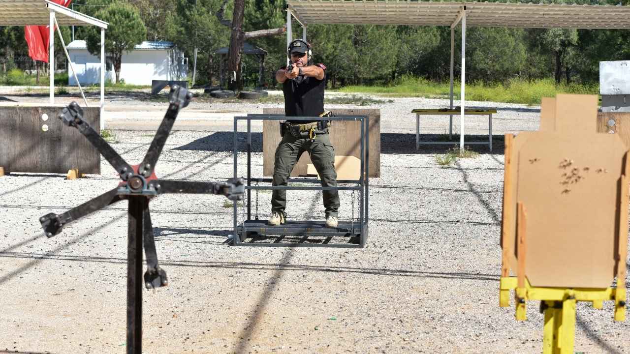 Antalyalı Atış Eğitmeni 'Yıldırım Osman'dan 3 Şampiyonluk 3