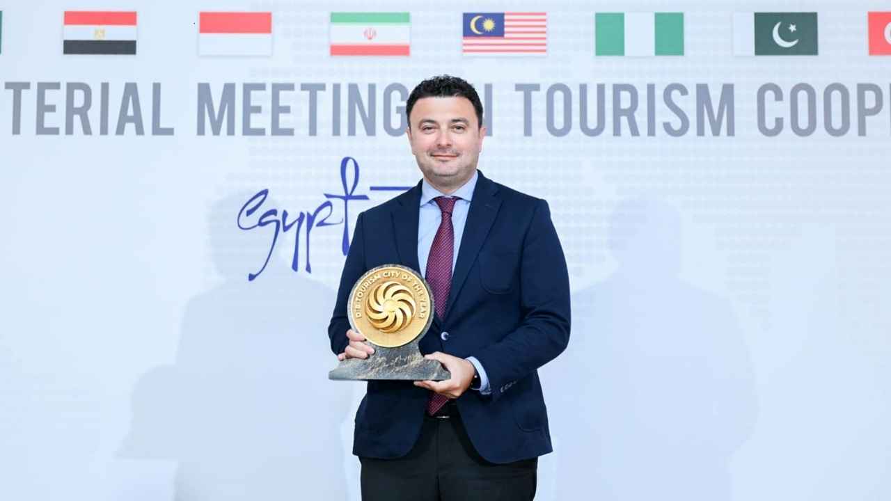 Antalya'nın D 8 Turizm Şehri Ödülü Kahire'de Verildi 2