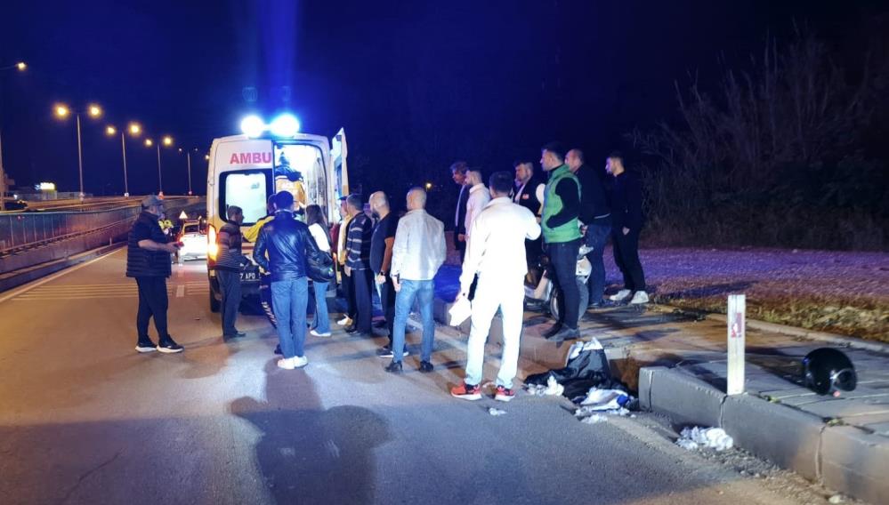 Antalya’nın Manavgat Ilçesinde Motosikletin Devrilmesi Sonucu Meydana Gelen Kazada Sürücü Yaralandı.1