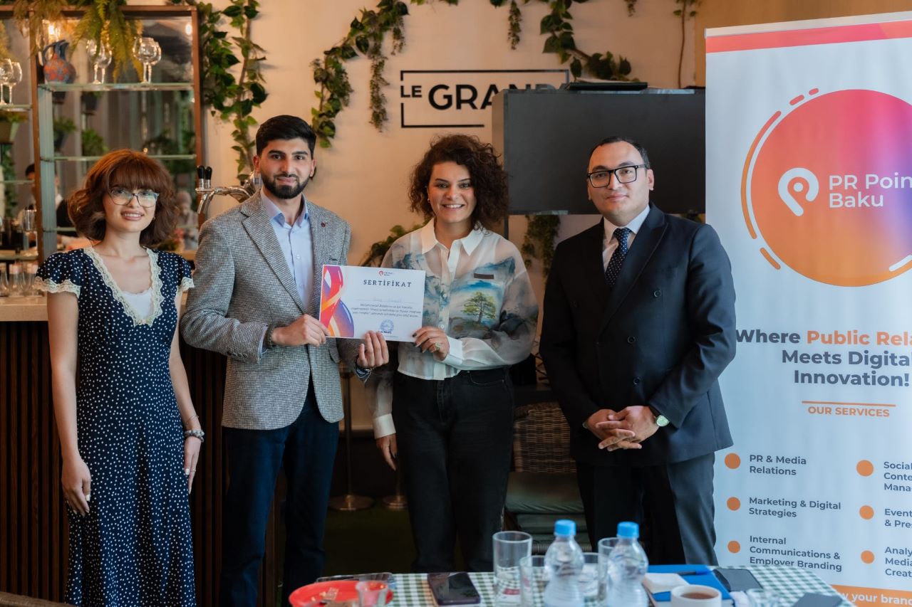 Bakü'de Enerji Gazeticiliği Konuşuldu! Antalya'dan Işık Tuncel Temsil Etti