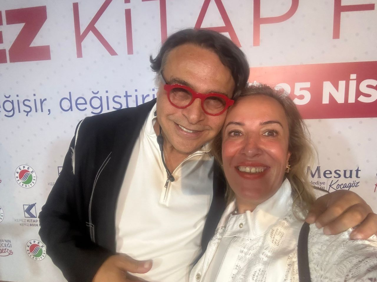 Barbaros Şansal Kepez Kitap Fuarı’nda Antalyalılarla Buluştu