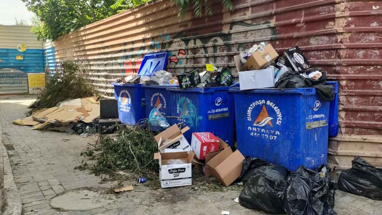 Bu Görüntüler Antalya'ya Yakışmıyor! Kaleiçi'nde Çöp Krizi 4