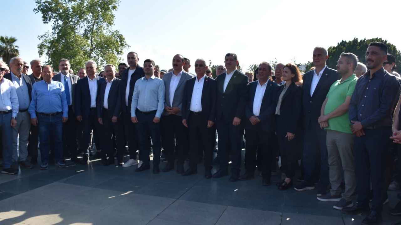 Chp Antalya’dan Özgür Özel’e Destek 'Dimdik Ayaktayız' 4