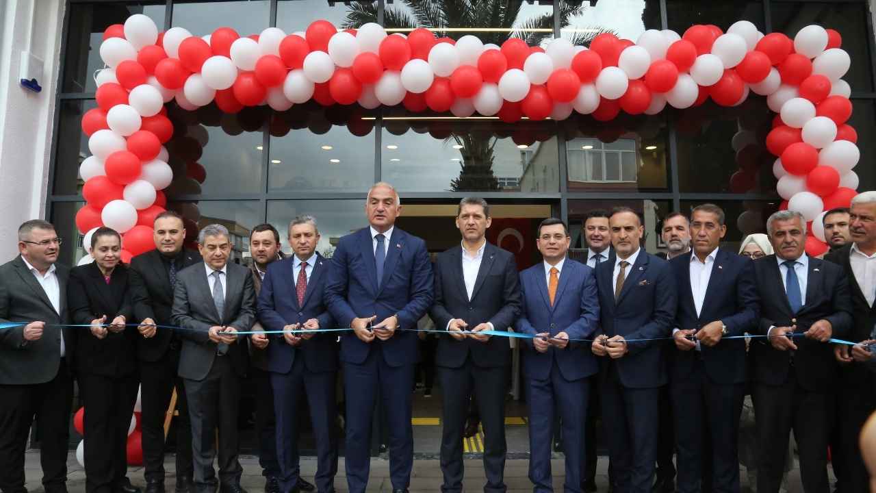 Döşemealtı Halk Kütüphanesi'nin Açılışını Bakan Ersoy Yaptı 2