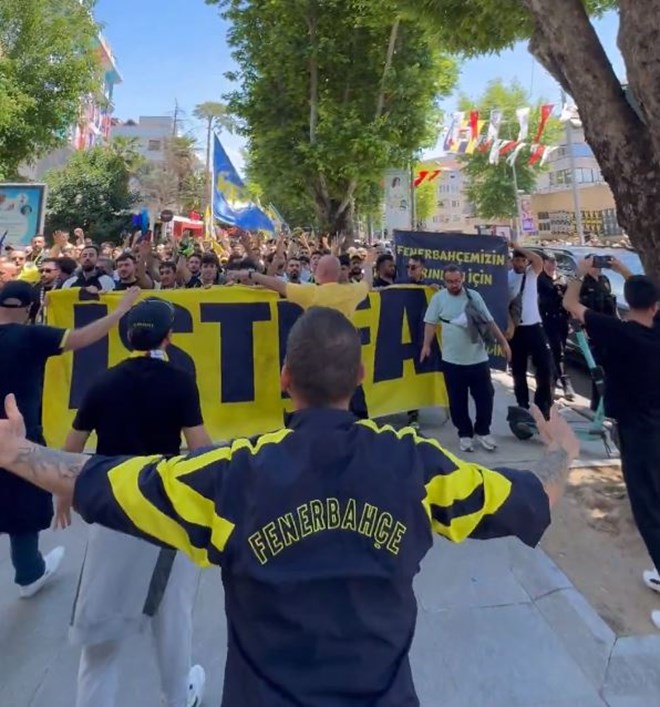 Fenerbahçe Taraftarından "Ali Koç İstifa" Yürüyüşü