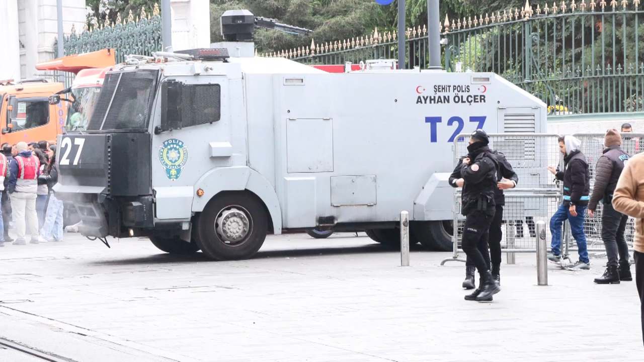 1 Mayıs’ta Taksim’e Giriş Çıkışlar Kapatıldı 1