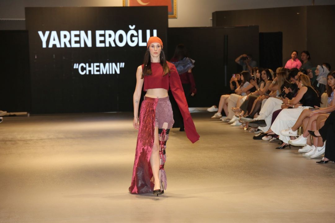 Akdeniz Üniversitesi’nden Avangart Defile 2