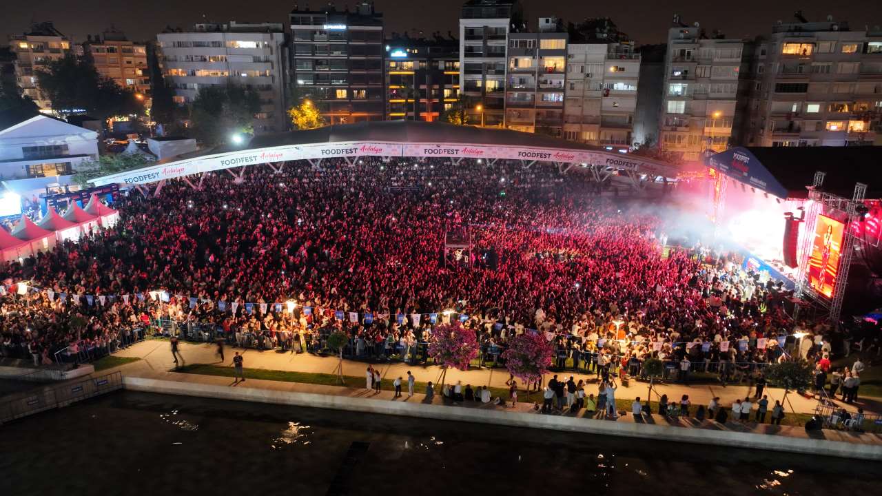 Antalya’da Simge Rüzgarı Esti 1