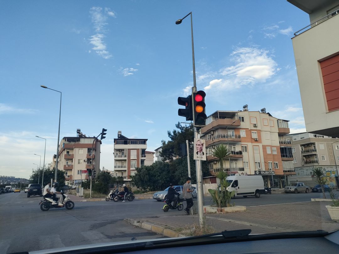 Antalya’da Vatandaşlardan Anlamlı Atatürk Hassasiyeti 2,
