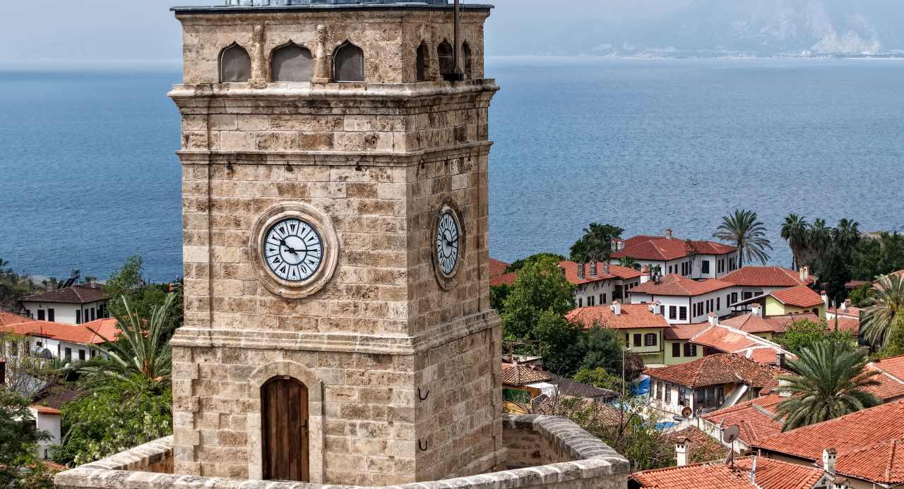 Antalya’nın Tarihi Saat Kulesinde Zaman Durdu 1