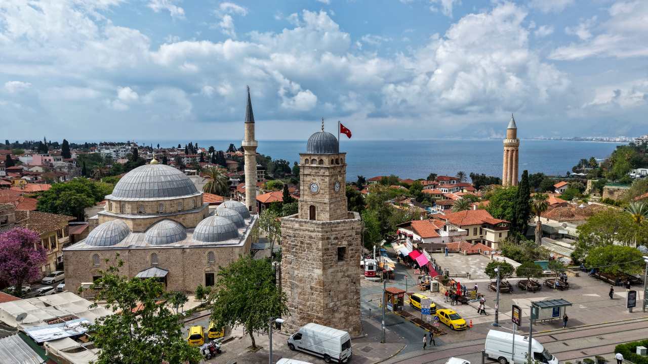 Antalya’nın Tarihi Saat Kulesinde Zaman Durdu 2