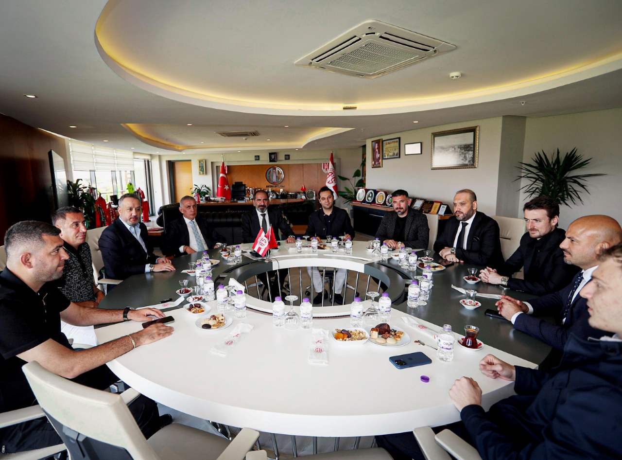 Antalyaspor Ligde Hedefini Büyüttü 2