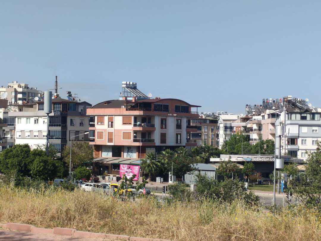 Konyaaltı’nda Kamuflajlı Baz İstasyonu 2