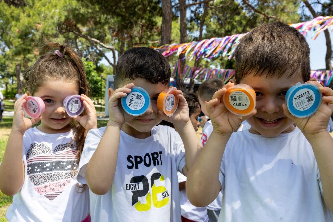 Manavgat’ta Minikler Boya Savaşı Yaptı 2,
