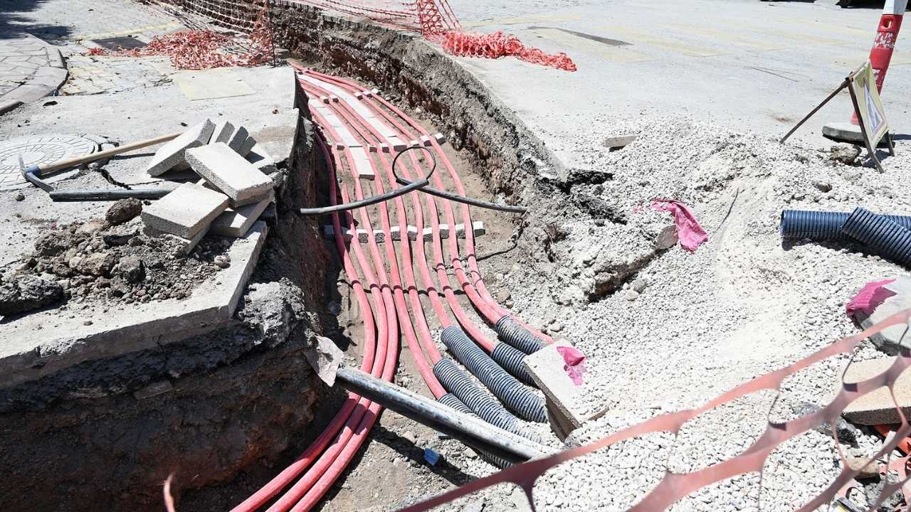 Kemer’de Başkan Topaloğlu’ndan Elektrik Özrü 2