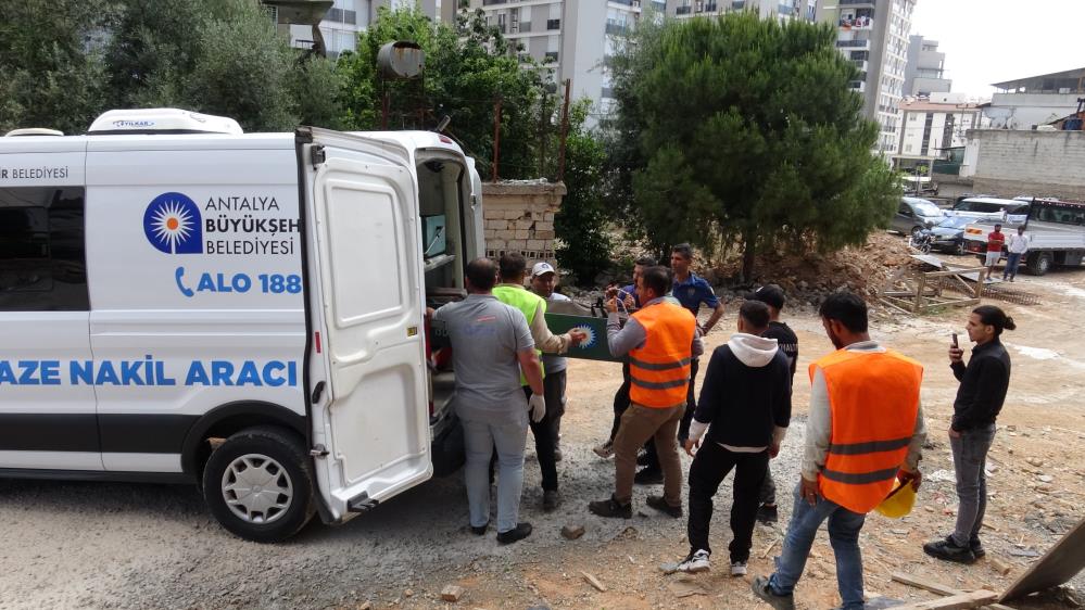 Kepez'de İnşaata İlk İş Gününde Düşerek Hayatını Kaybetti