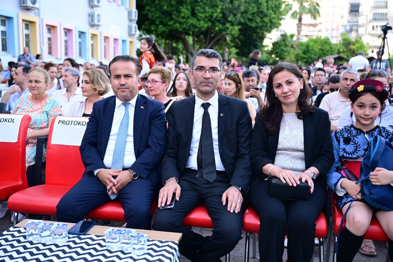 Konyaaltı İlkokulu'nun Minik Yüreklerinden Büyük Gösteri