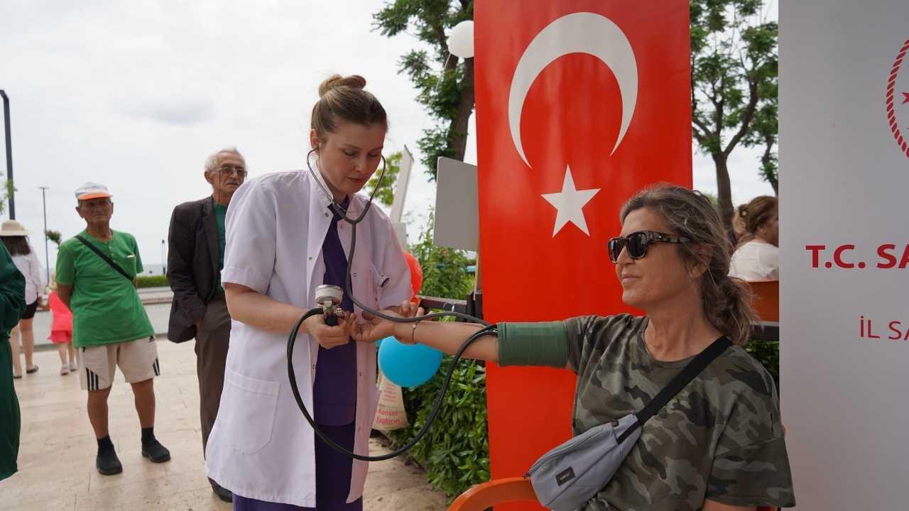 Konyaaltı’nda Vatandaşlar İdeal Kilolarını Öğrendi 2