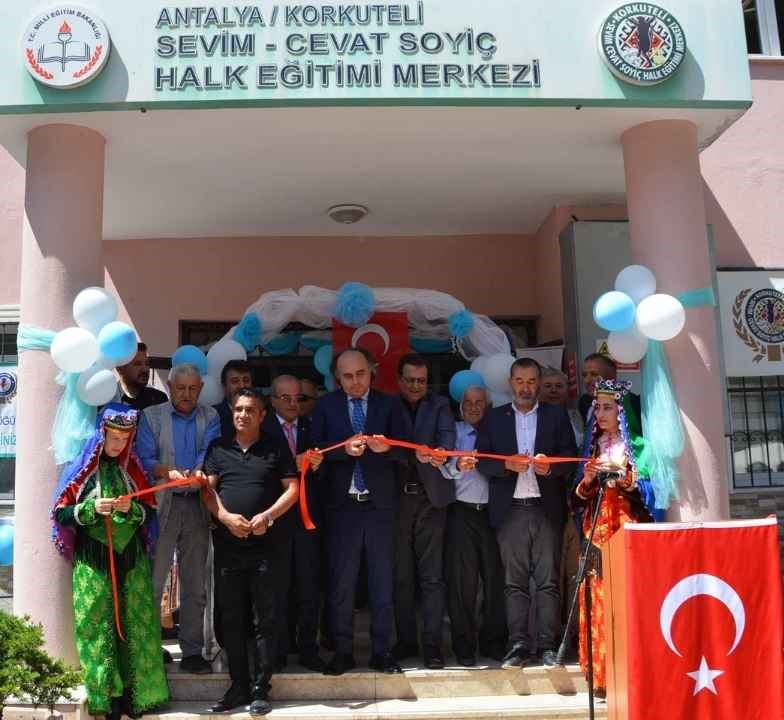 Korkuteli Sevim Cevat Soyiç Hem'den Yılsonu Sergisi 2