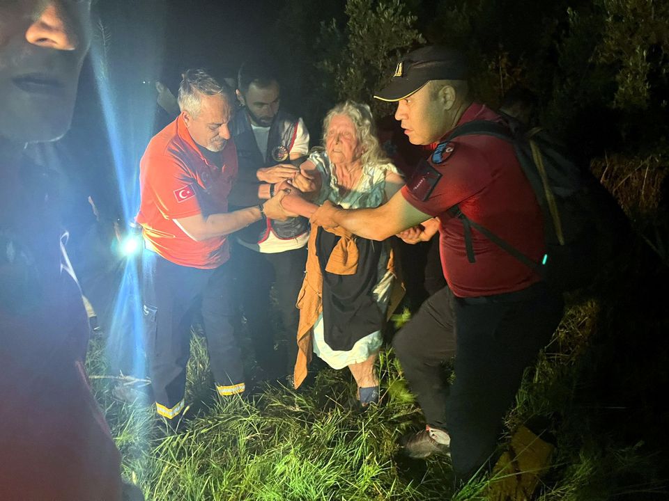 Manavgat'ta 81 Yaşındaki Kadın Kayboldu! Ekipler Çalılıkta Buldu 2