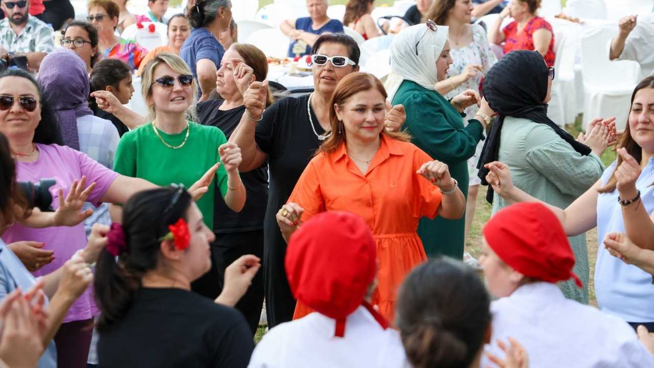 Manavgat’ta Anneler Günü’nde Eğlence Ve Duygu Seli 2
