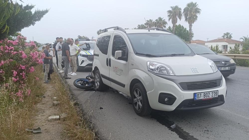 Manavgat'ta Emniyet Şeridinde F*ci Kaza